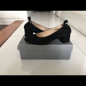 Everlane black suede day heel size 8